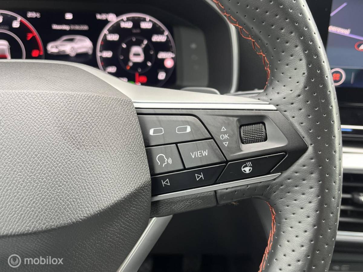 SEAT Leon Seat Leon 1.5 eTSI ACT DSG FR CLIMA*ADAP CR*CARPLAY*PDC*KEYLESS