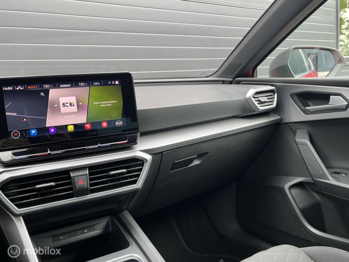 SEAT Leon Seat Leon 1.5 eTSI ACT DSG FR CLIMA*ADAP CR*CARPLAY*PDC*KEYLESS