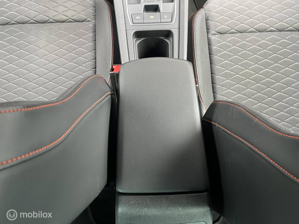 SEAT Leon Seat Leon 1.5 eTSI ACT DSG FR CLIMA*ADAP CR*CARPLAY*PDC*KEYLESS