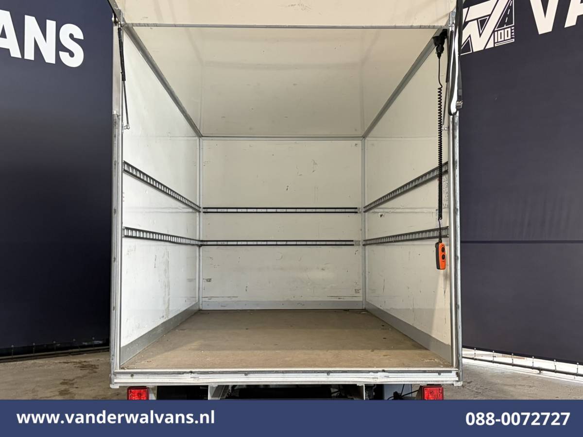 Ford Transit Ford Transit 2.0 TDCI 160pk Bakwagen Laadklep Euro6 Airco | 1040kg laadvermogen | Cruisecontrol | Verwarmde Voorruit Bijrijdersbank