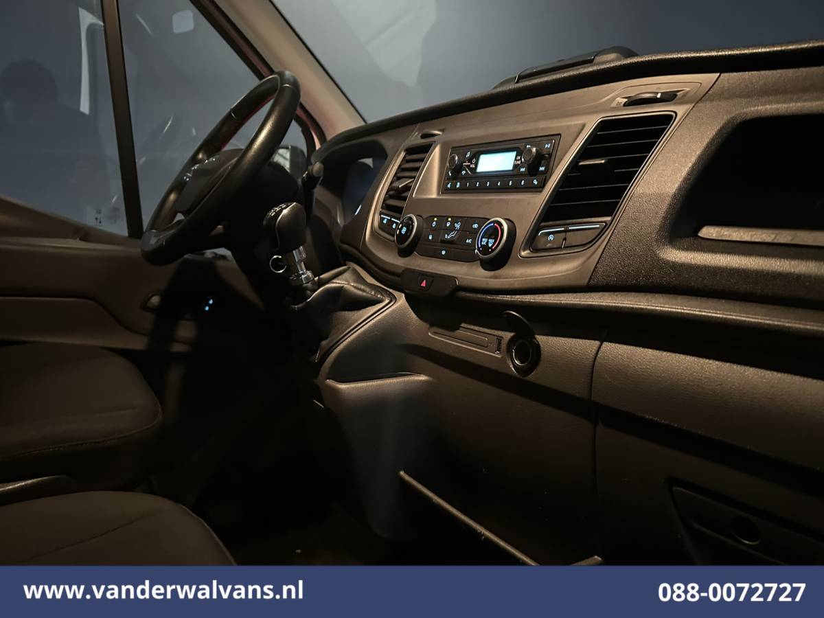 Ford Transit Ford Transit 2.0 TDCI 160pk Bakwagen Laadklep Euro6 Airco | 1040kg laadvermogen | Cruisecontrol | Verwarmde Voorruit Bijrijdersbank