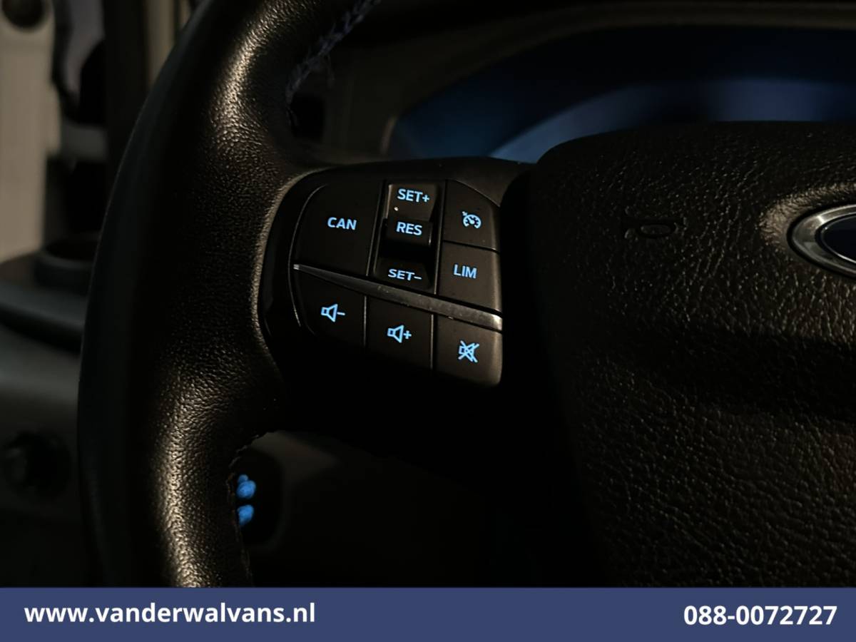 Ford Transit Ford Transit 2.0 TDCI 160pk Bakwagen Laadklep Euro6 Airco | 1040kg laadvermogen | Cruisecontrol | Verwarmde Voorruit Bijrijdersbank