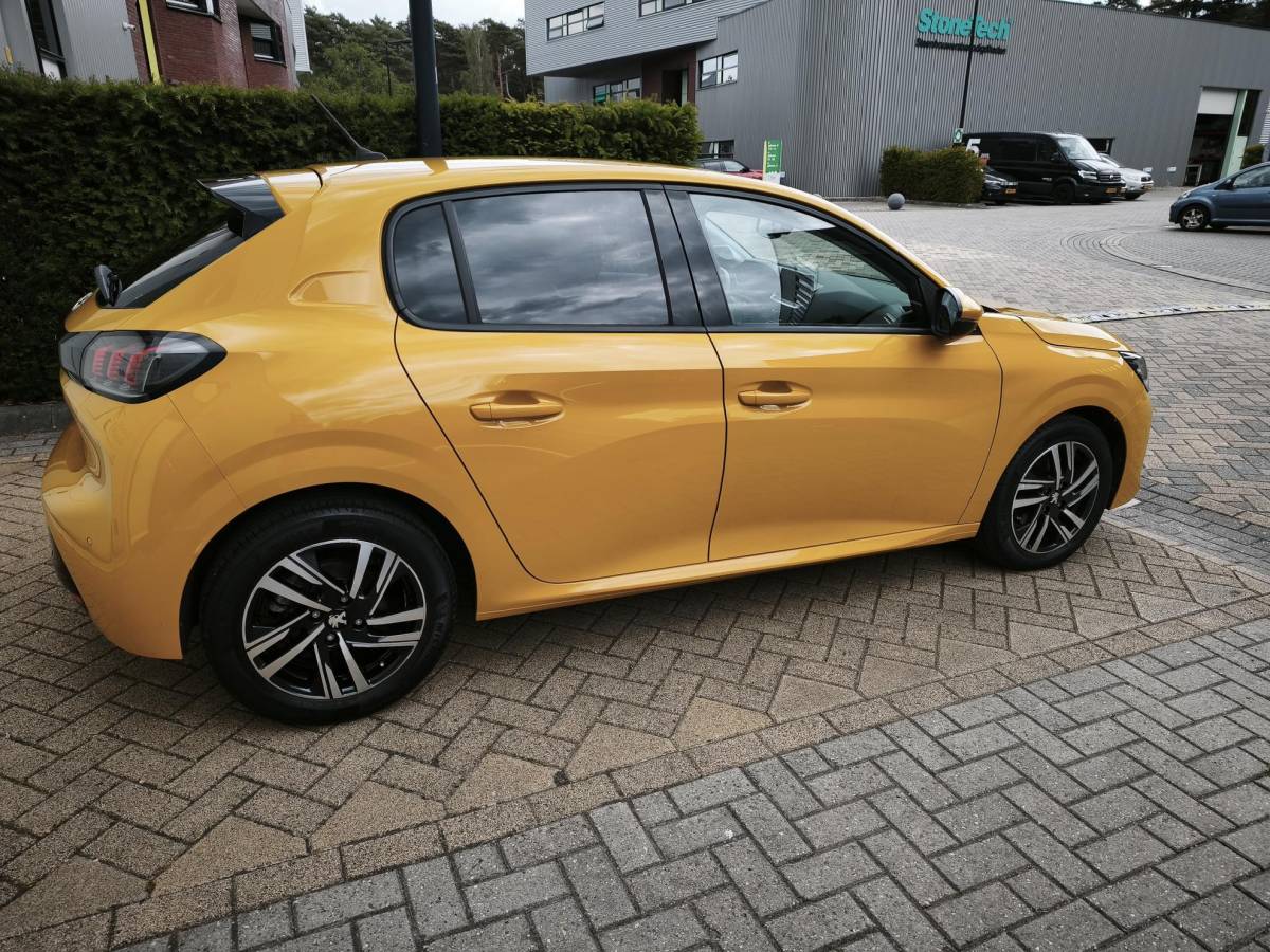 Peugeot 208 Peugeot 208 1.2 PureTech Allure Navi-Carplay Led Stoelverwarming Keyless Cruise-Control