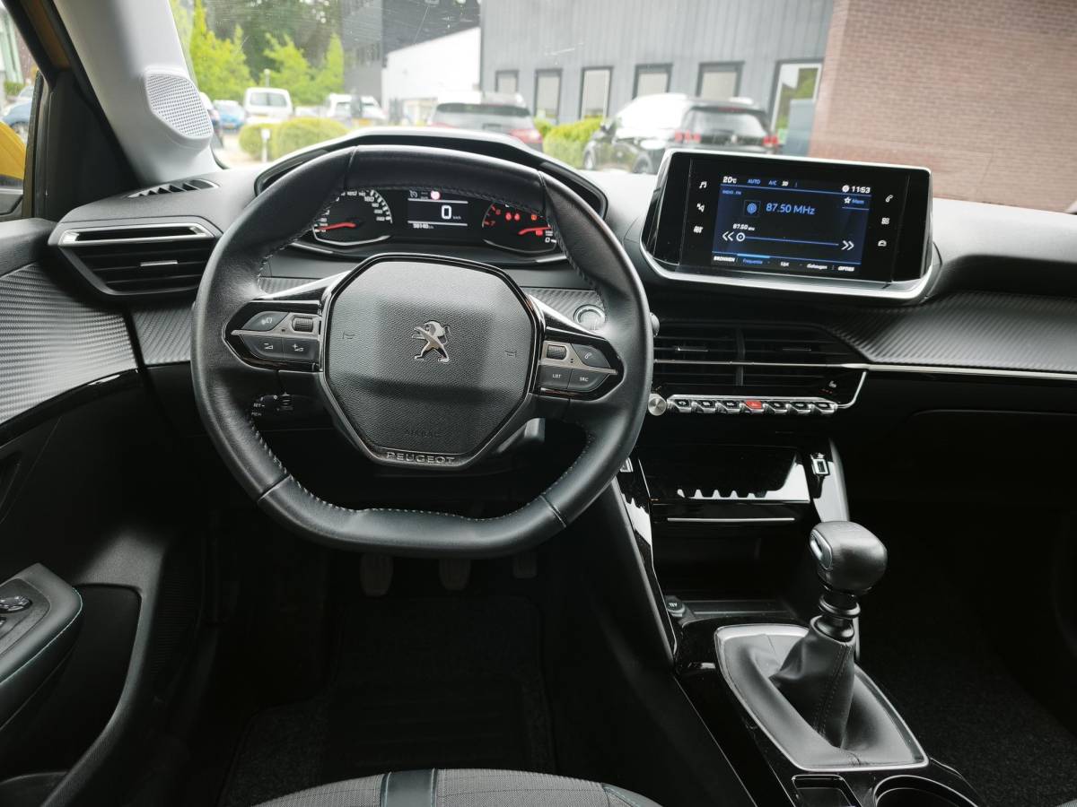 Peugeot 208 Peugeot 208 1.2 PureTech Allure Navi-Carplay Led Stoelverwarming Keyless Cruise-Control