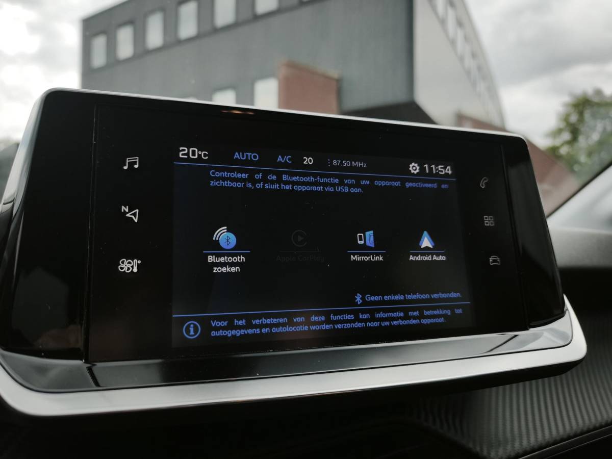 Peugeot 208 Peugeot 208 1.2 PureTech Allure Navi-Carplay Led Stoelverwarming Keyless Cruise-Control