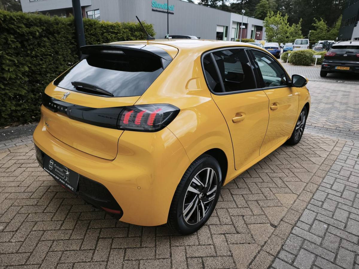 Peugeot 208 Peugeot 208 1.2 PureTech Allure Navi-Carplay Led Stoelverwarming Keyless Cruise-Control