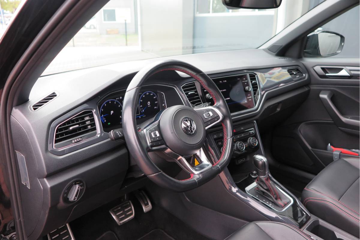 Volkswagen T-Roc Volkswagen T-Roc 1.5 TSI 150pk DSG Sport Business R-Line ,  Pano , Virtual , Xenon, Leder, Navi , Carplay , LMV, PDC, Camera etc. etc