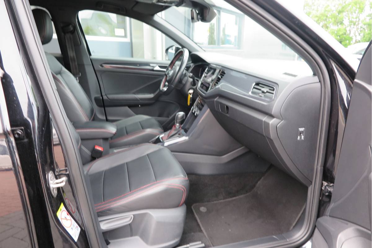 Volkswagen T-Roc Volkswagen T-Roc 1.5 TSI 150pk DSG Sport Business R-Line ,  Pano , Virtual , Xenon, Leder, Navi , Carplay , LMV, PDC, Camera etc. etc