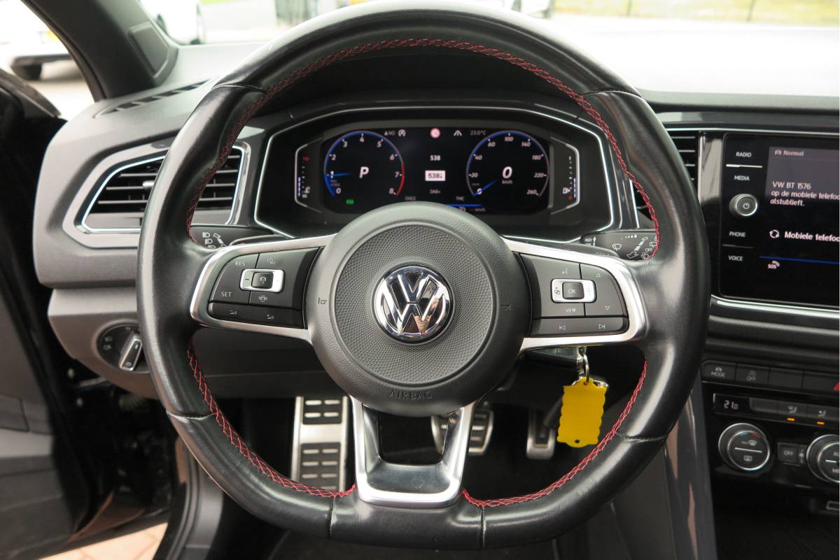 Volkswagen T-Roc Volkswagen T-Roc 1.5 TSI 150pk DSG Sport Business R-Line ,  Pano , Virtual , Xenon, Leder, Navi , Carplay , LMV, PDC, Camera etc. etc
