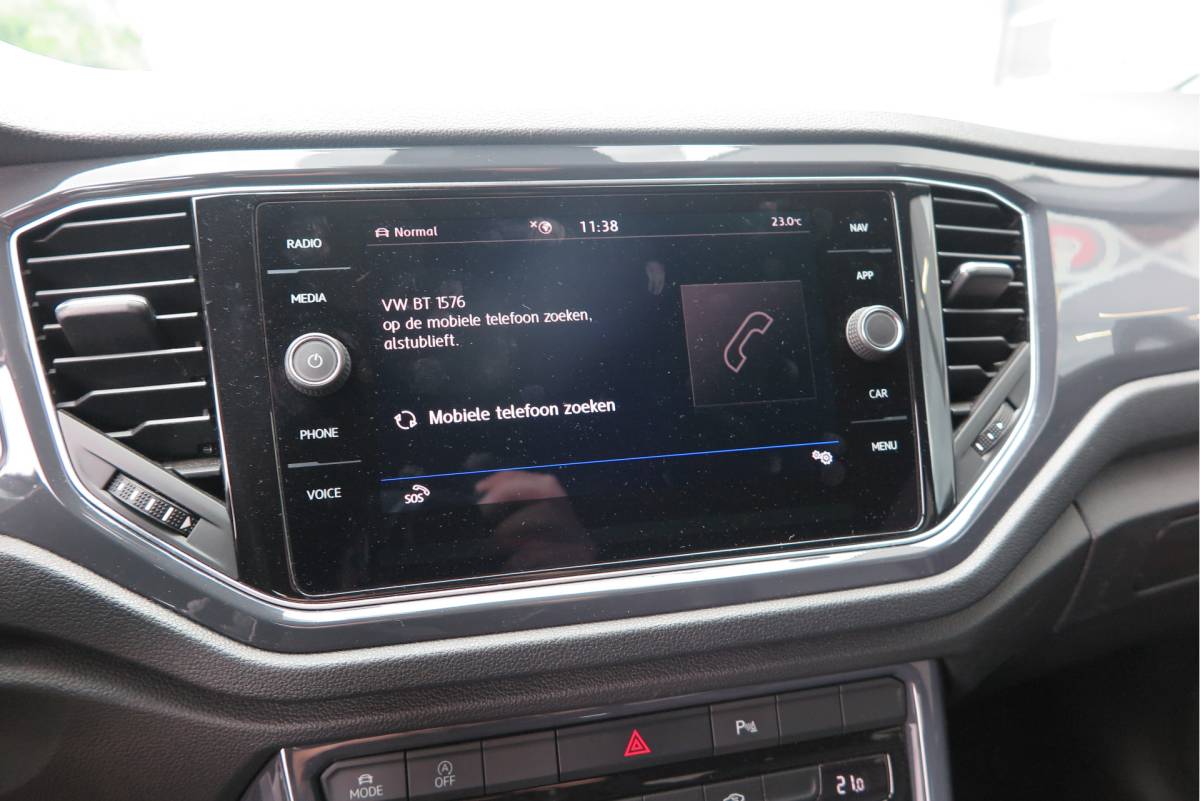 Volkswagen T-Roc Volkswagen T-Roc 1.5 TSI 150pk DSG Sport Business R-Line ,  Pano , Virtual , Xenon, Leder, Navi , Carplay , LMV, PDC, Camera etc. etc