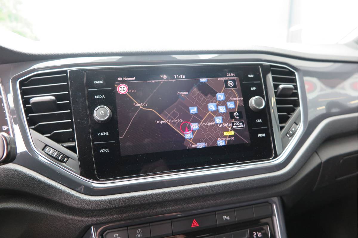 Volkswagen T-Roc Volkswagen T-Roc 1.5 TSI 150pk DSG Sport Business R-Line ,  Pano , Virtual , Xenon, Leder, Navi , Carplay , LMV, PDC, Camera etc. etc