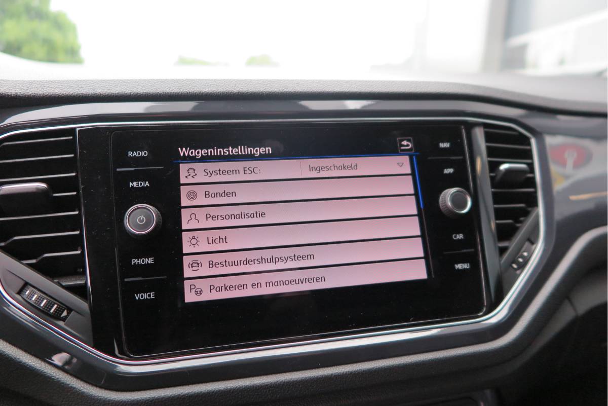 Volkswagen T-Roc Volkswagen T-Roc 1.5 TSI 150pk DSG Sport Business R-Line ,  Pano , Virtual , Xenon, Leder, Navi , Carplay , LMV, PDC, Camera etc. etc