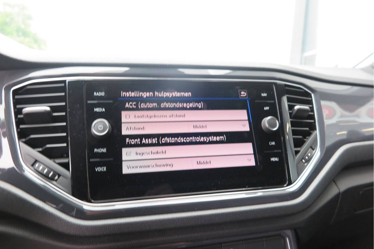 Volkswagen T-Roc Volkswagen T-Roc 1.5 TSI 150pk DSG Sport Business R-Line ,  Pano , Virtual , Xenon, Leder, Navi , Carplay , LMV, PDC, Camera etc. etc