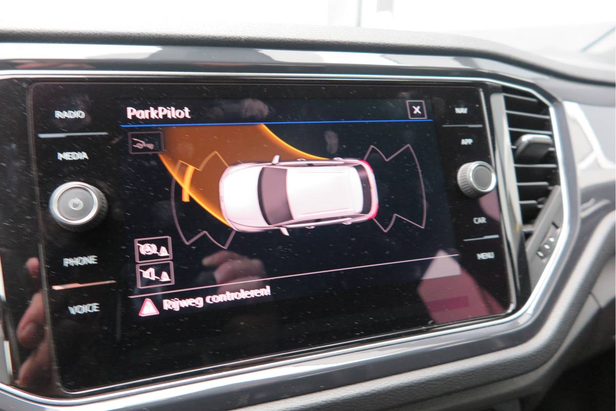 Volkswagen T-Roc Volkswagen T-Roc 1.5 TSI 150pk DSG Sport Business R-Line ,  Pano , Virtual , Xenon, Leder, Navi , Carplay , LMV, PDC, Camera etc. etc
