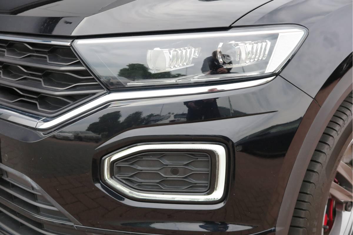 Volkswagen T-Roc Volkswagen T-Roc 1.5 TSI 150pk DSG Sport Business R-Line ,  Pano , Virtual , Xenon, Leder, Navi , Carplay , LMV, PDC, Camera etc. etc