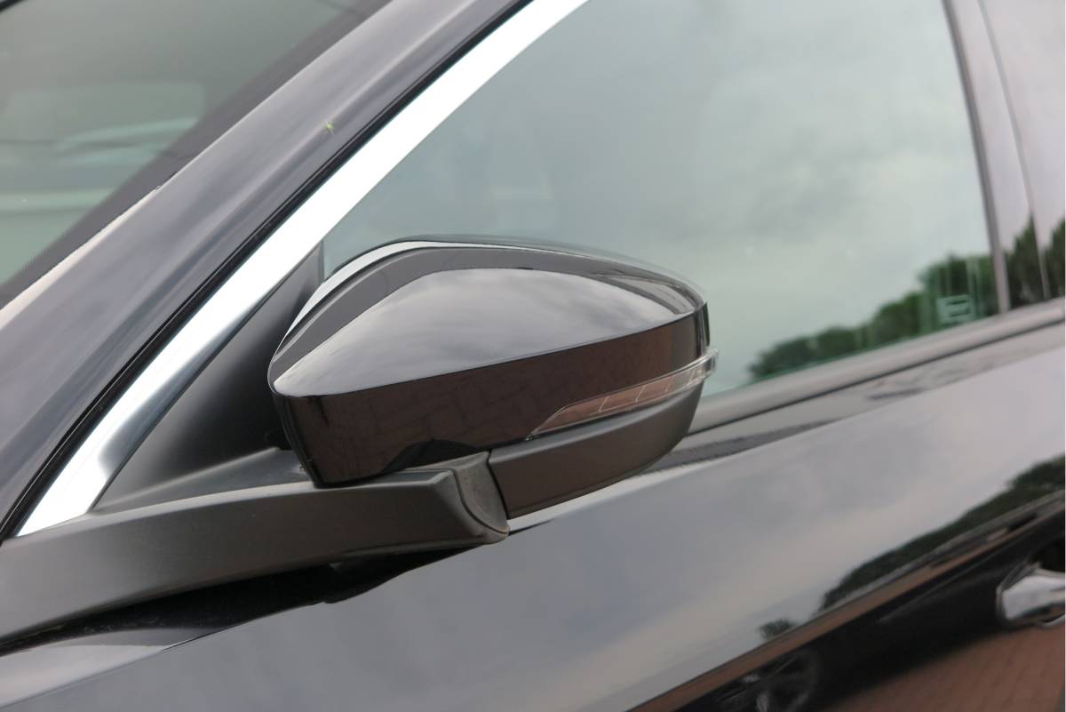 Volkswagen T-Roc Volkswagen T-Roc 1.5 TSI 150pk DSG Sport Business R-Line ,  Pano , Virtual , Xenon, Leder, Navi , Carplay , LMV, PDC, Camera etc. etc