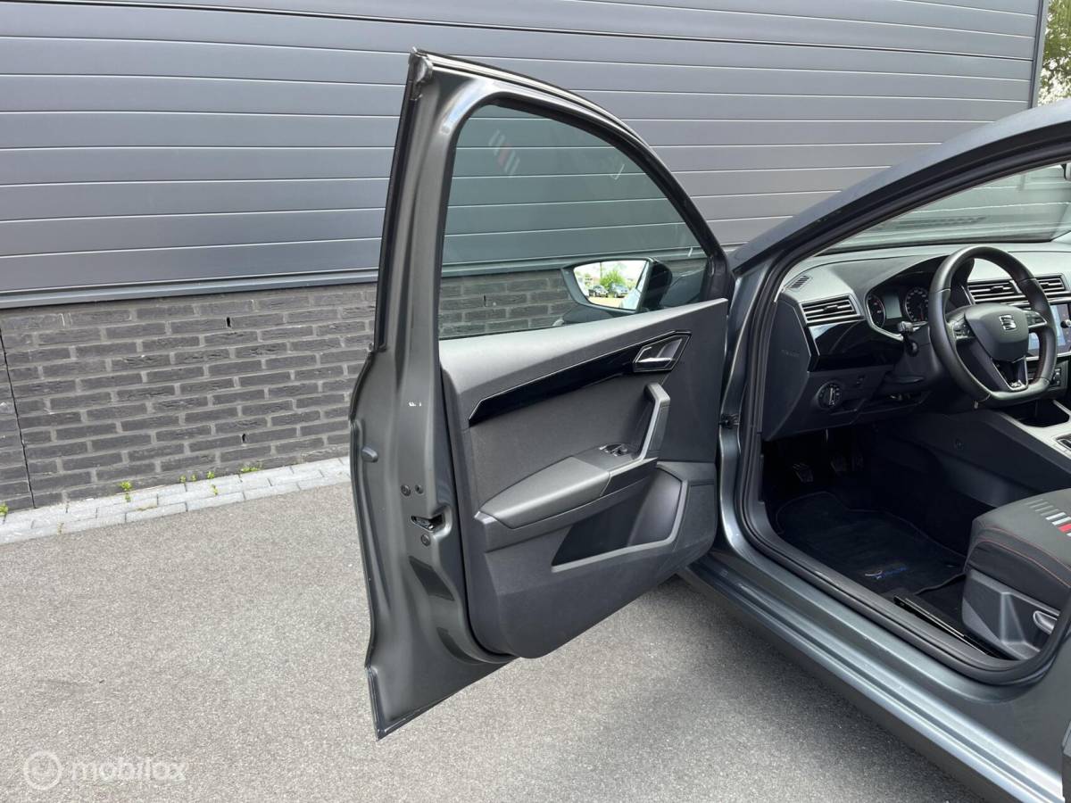 SEAT Ibiza Seat Ibiza 1.0 TSI 116PK! FR CLIMA*CRUISE*CARPLAY*PANO*PDC*LM