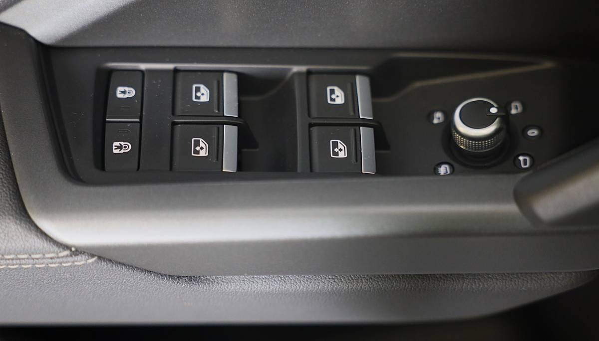 Audi Q3 Audi Q3 Sportback 45 TFSI e RSQ3 Look / Memory / Camera / Acc / Lane Assist / Dode Hoek / S Line Zetels / Pano / Matrix / 21 In