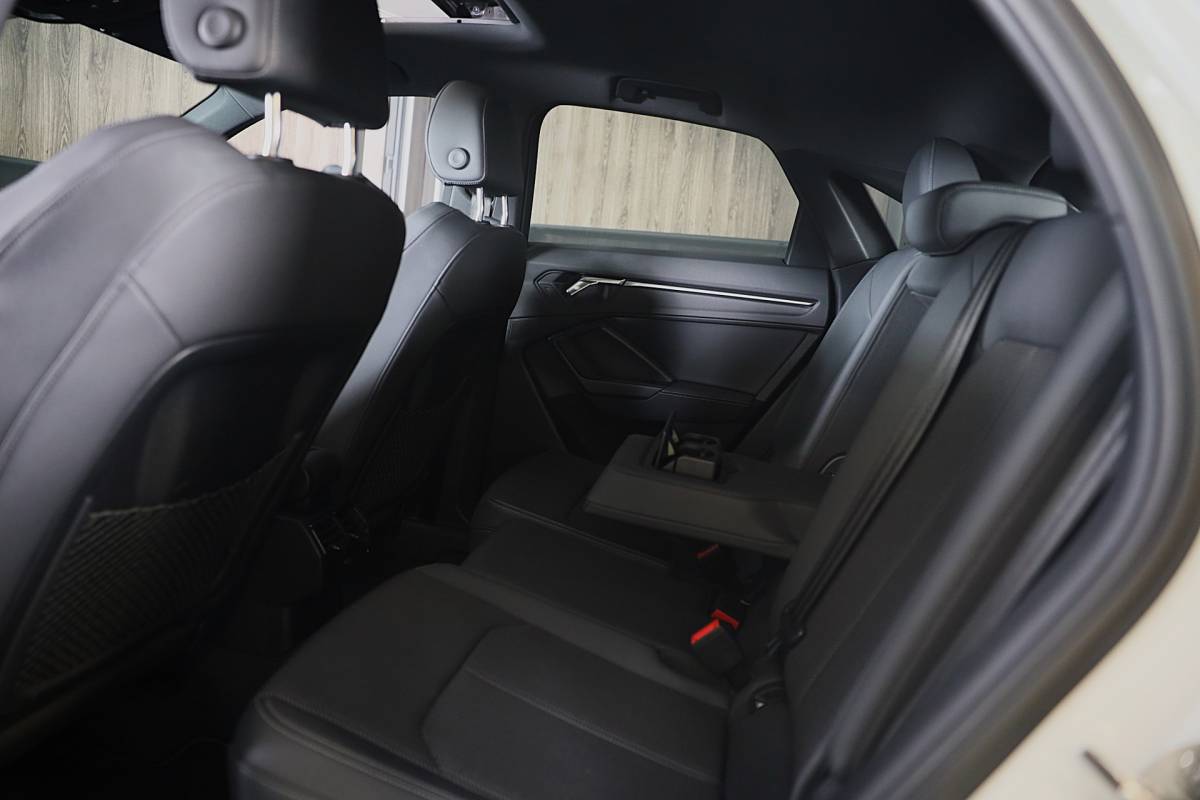 Audi Q3 Audi Q3 Sportback 45 TFSI e RSQ3 Look / Memory / Camera / Acc / Lane Assist / Dode Hoek / S Line Zetels / Pano / Matrix / 21 In