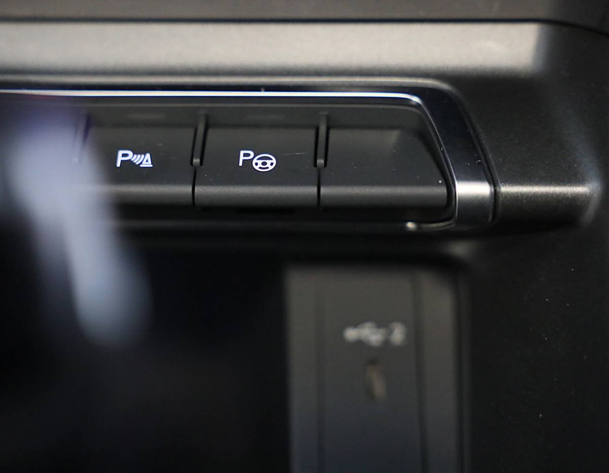 Audi Q3 Audi Q3 Sportback 45 TFSI e RSQ3 Look / Memory / Camera / Acc / Lane Assist / Dode Hoek / S Line Zetels / Pano / Matrix / 21 In