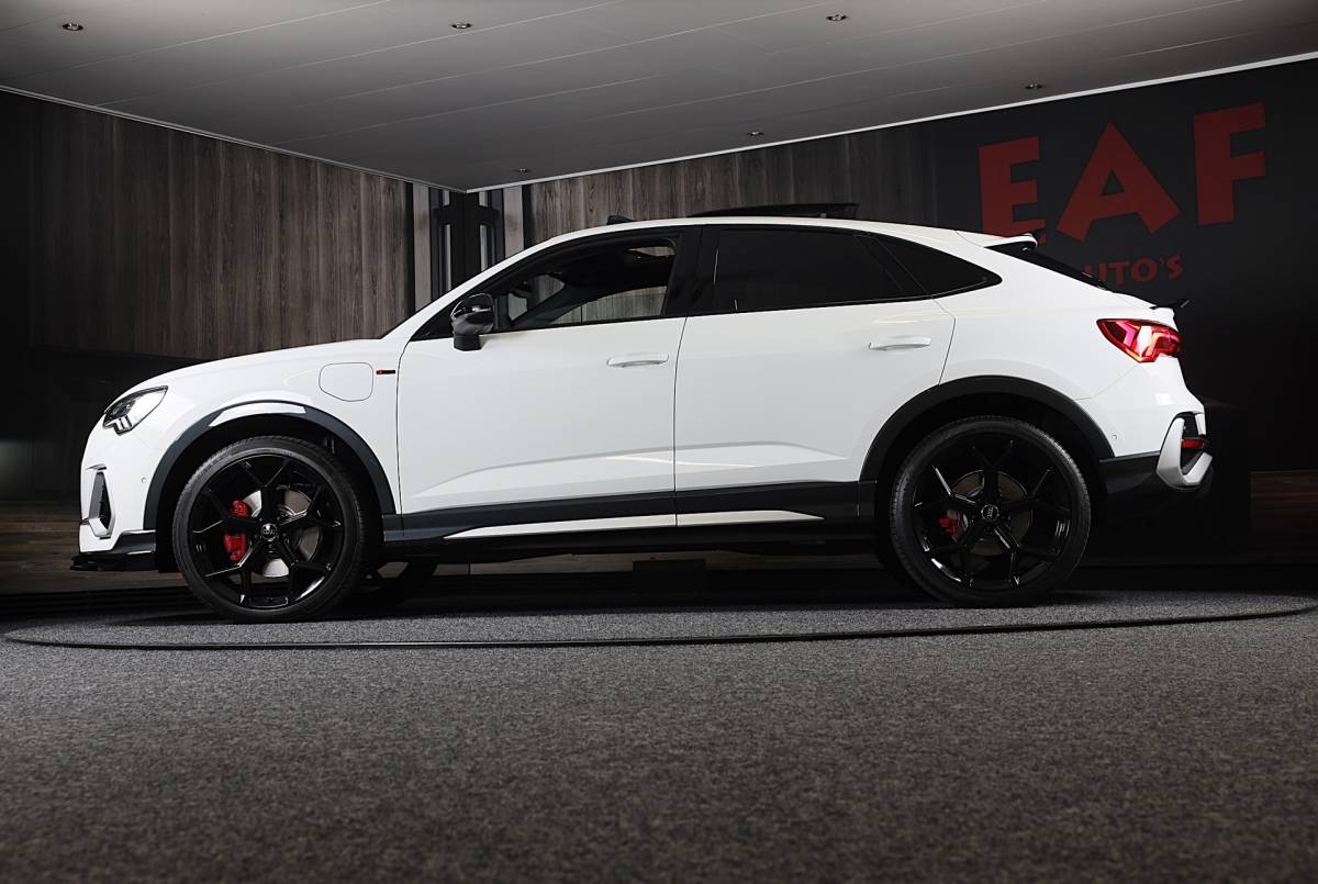 Audi Q3 Audi Q3 Sportback 45 TFSI e RSQ3 Look / Memory / Camera / Acc / Lane Assist / Dode Hoek / S Line Zetels / Pano / Matrix / 21 In