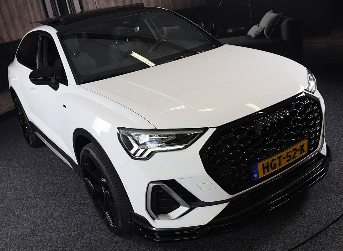 Audi Q3 Audi Q3 Sportback 45 TFSI e RSQ3 Look / Memory / Camera / Acc / Lane Assist / Dode Hoek / S Line Zetels / Pano / Matrix / 21 In