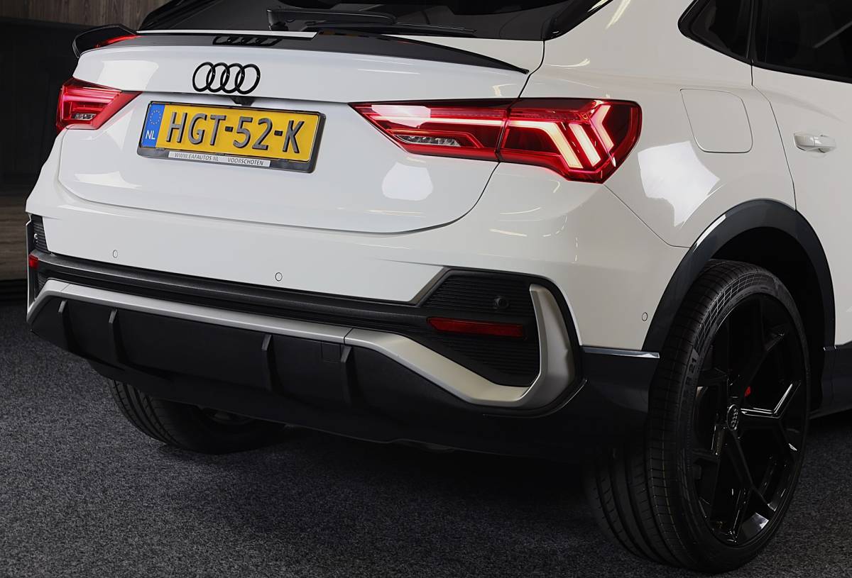 Audi Q3 Audi Q3 Sportback 45 TFSI e RSQ3 Look / Memory / Camera / Acc / Lane Assist / Dode Hoek / S Line Zetels / Pano / Matrix / 21 In