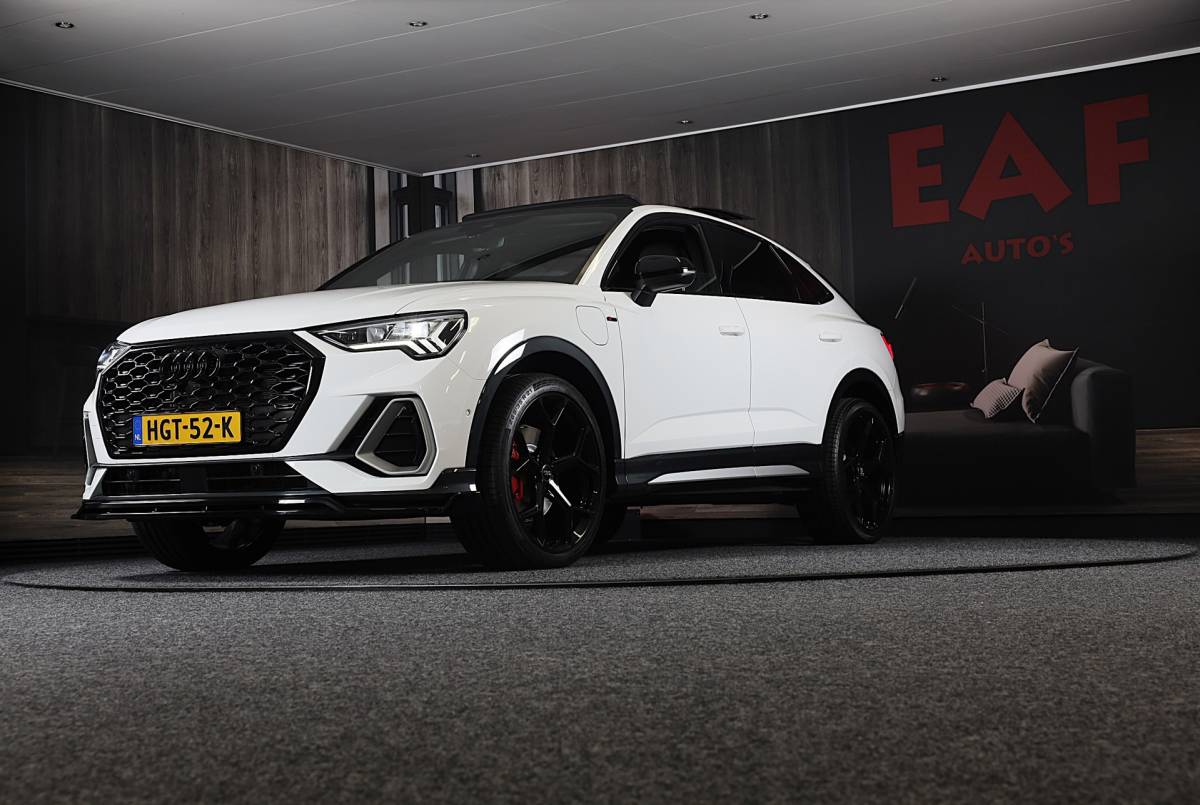 Audi Q3 Audi Q3 Sportback 45 TFSI e RSQ3 Look / Memory / Camera / Acc / Lane Assist / Dode Hoek / S Line Zetels / Pano / Matrix / 21 In