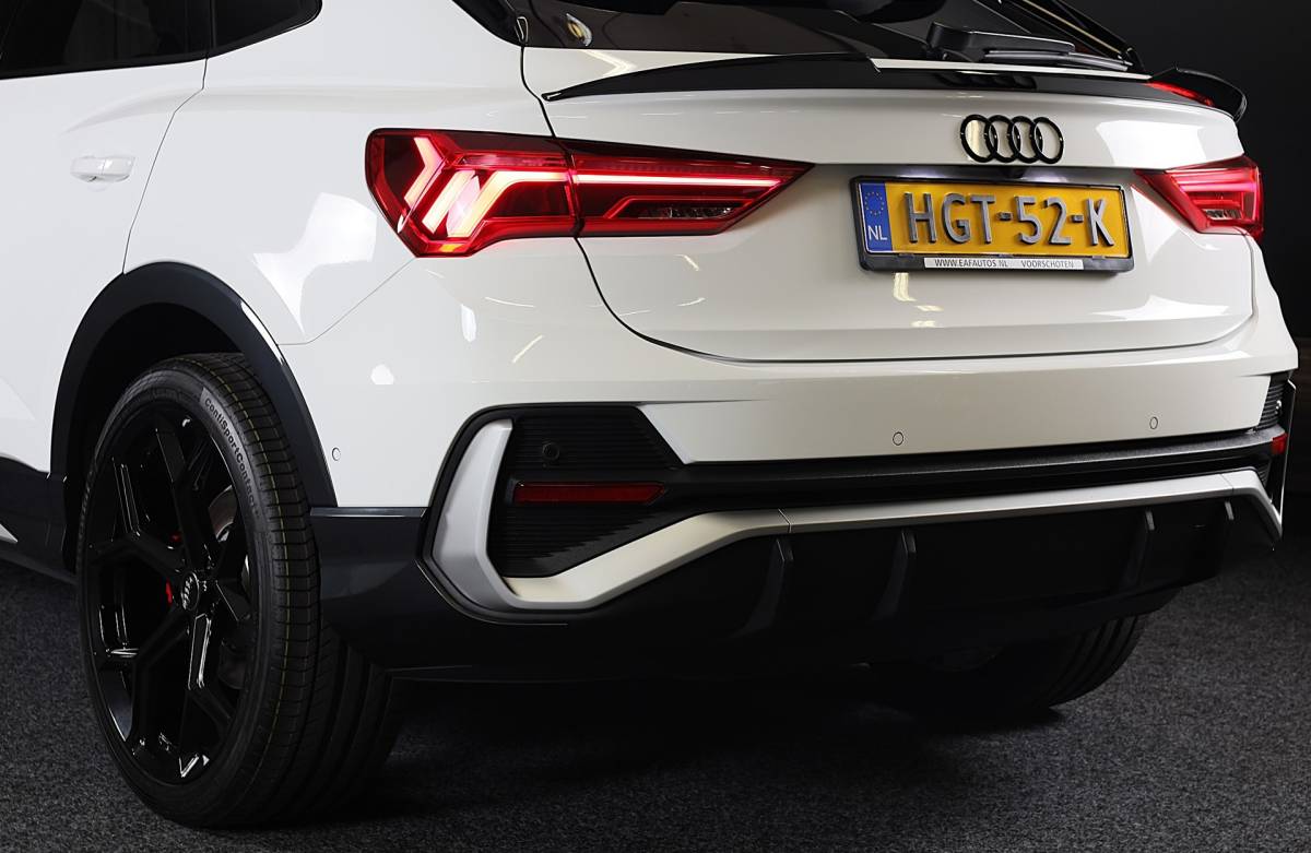 Audi Q3 Audi Q3 Sportback 45 TFSI e RSQ3 Look / Memory / Camera / Acc / Lane Assist / Dode Hoek / S Line Zetels / Pano / Matrix / 21 In