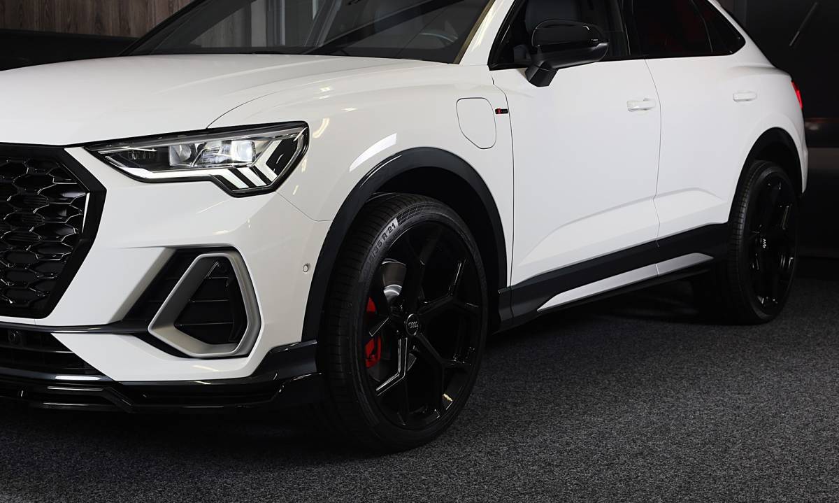 Audi Q3 Audi Q3 Sportback 45 TFSI e RSQ3 Look / Memory / Camera / Acc / Lane Assist / Dode Hoek / S Line Zetels / Pano / Matrix / 21 In