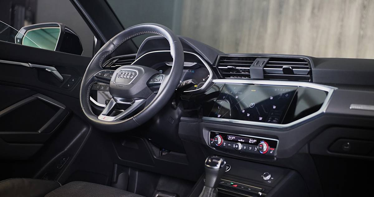 Audi Q3 Audi Q3 Sportback 45 TFSI e RSQ3 Look / Memory / Camera / Acc / Lane Assist / Dode Hoek / S Line Zetels / Pano / Matrix / 21 In