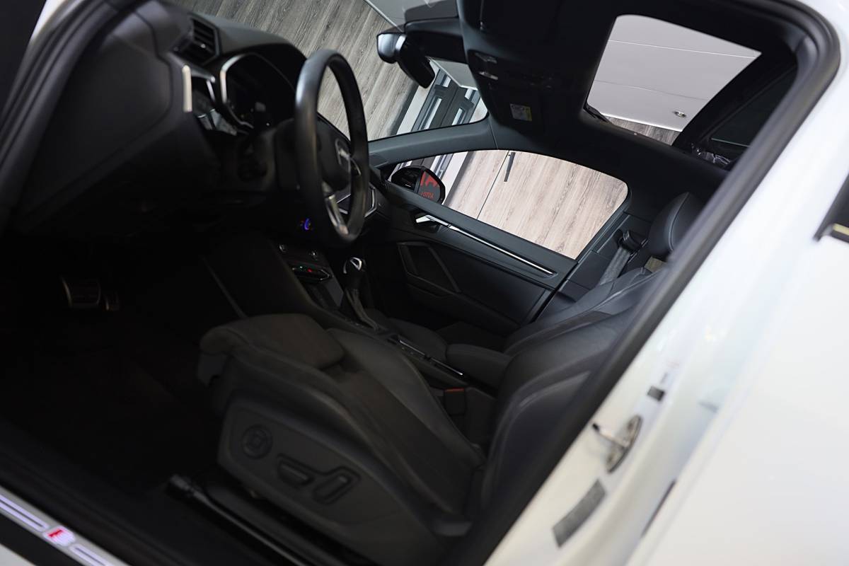 Audi Q3 Audi Q3 Sportback 45 TFSI e RSQ3 Look / Memory / Camera / Acc / Lane Assist / Dode Hoek / S Line Zetels / Pano / Matrix / 21 In