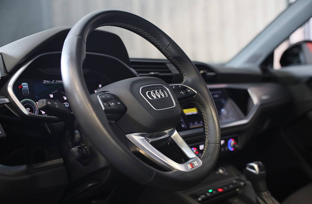 Audi Q3 Audi Q3 Sportback 45 TFSI e RSQ3 Look / Memory / Camera / Acc / Lane Assist / Dode Hoek / S Line Zetels / Pano / Matrix / 21 In