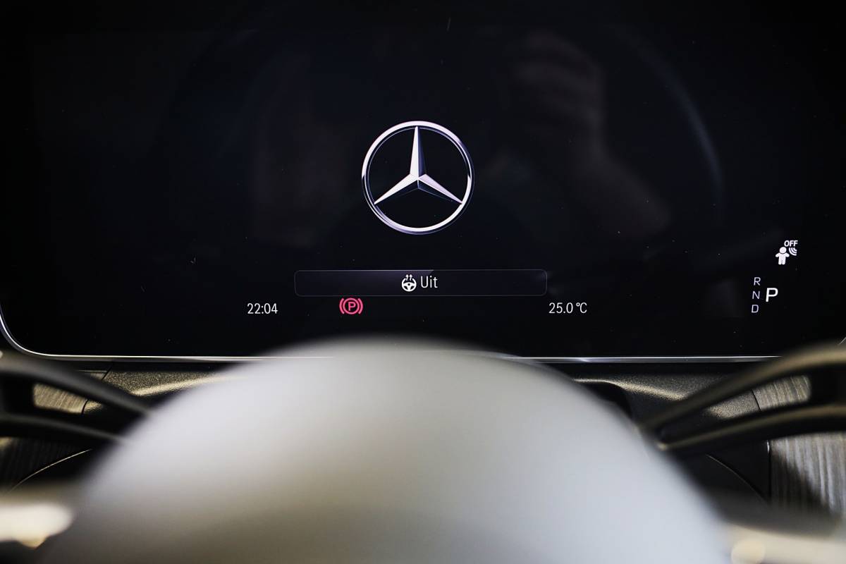 Mercedes-Benz CLE Mercedes-Benz CLE Coupé 300 e AMG 53 Look / Head Up / 360 Camera / Acc / Lane Assist / Dode Hoek / Elek Stoelen / Memory / Pano
