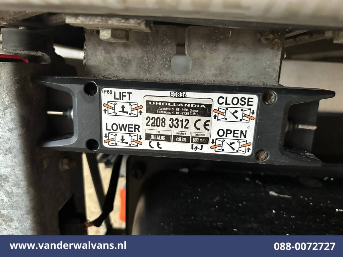 Ford Transit Ford Transit 2.0 TDCI 130pk Bakwagen Laadklep Euro6 Airco | 1040kg laadvermogen | Cruisecontrol | Verwarmde voorruit Bijrijdersbank