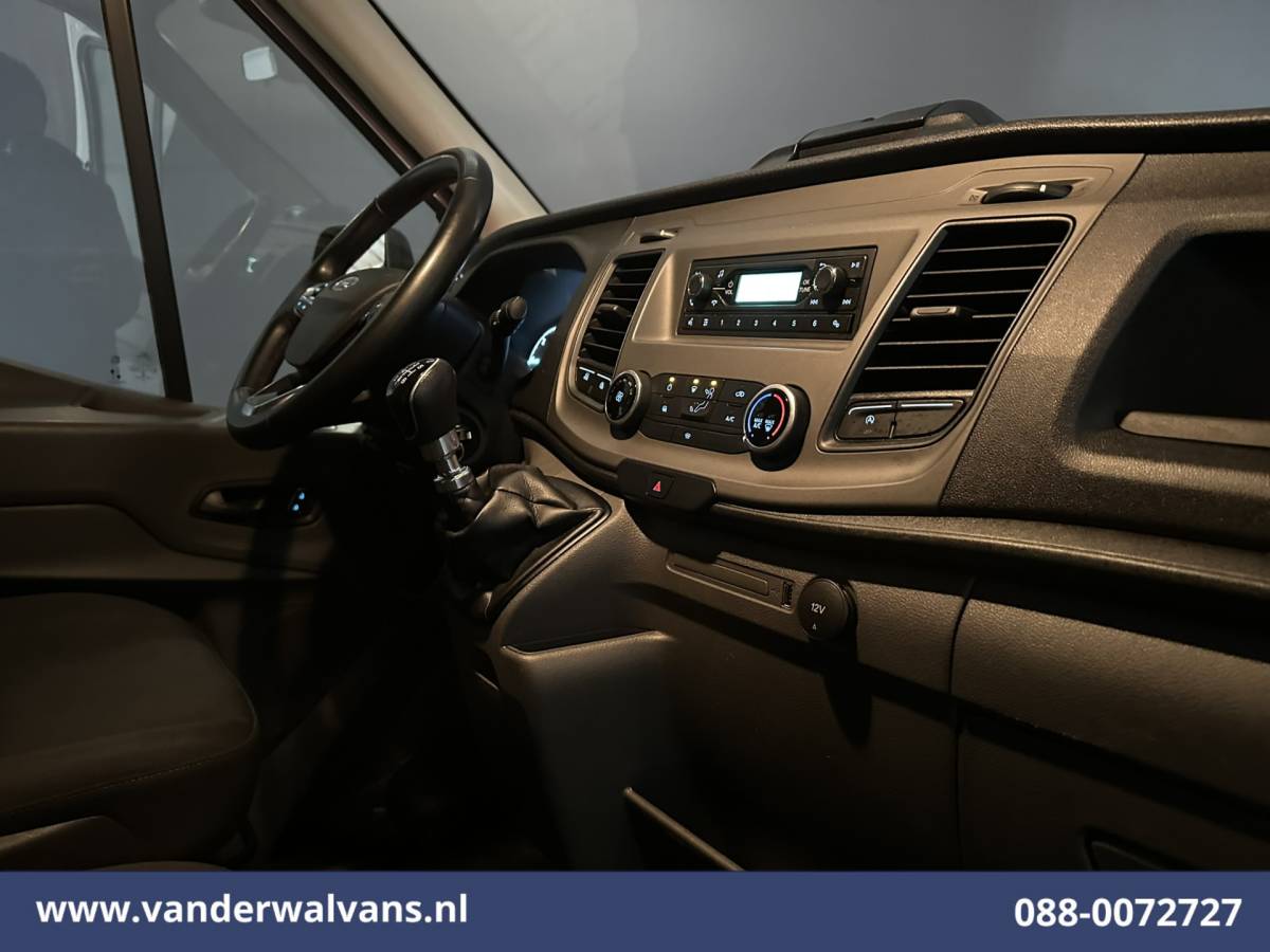 Ford Transit Ford Transit 2.0 TDCI 130pk Bakwagen Laadklep Euro6 Airco | 1040kg laadvermogen | Cruisecontrol | Verwarmde voorruit Bijrijdersbank