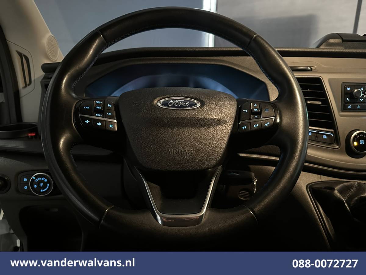 Ford Transit Ford Transit 2.0 TDCI 130pk Bakwagen Laadklep Euro6 Airco | 1040kg laadvermogen | Cruisecontrol | Verwarmde voorruit Bijrijdersbank