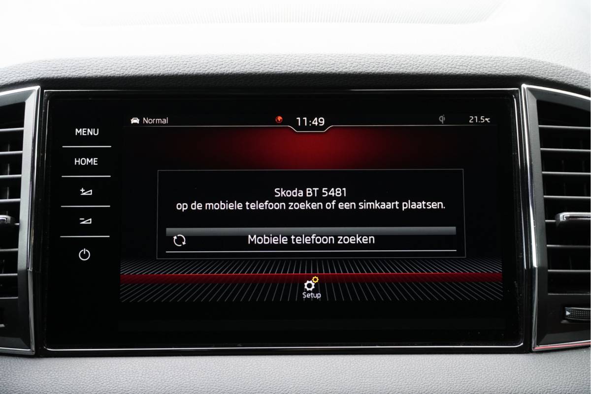 Škoda Karoq ŠKODA Karoq 1.5 TSI ACT 150PK! Automaat Sportline Business BJ2020 Lmv 19″ | Led V+A | Pdc | Keyless | Panoramadak | Elek. achterklep | Verwarmde voorruit | Achteruitrijcamera | App-Connect | Navi | Virtual cockpit | Dashboard verlichting | Verwarmde voorstoelen