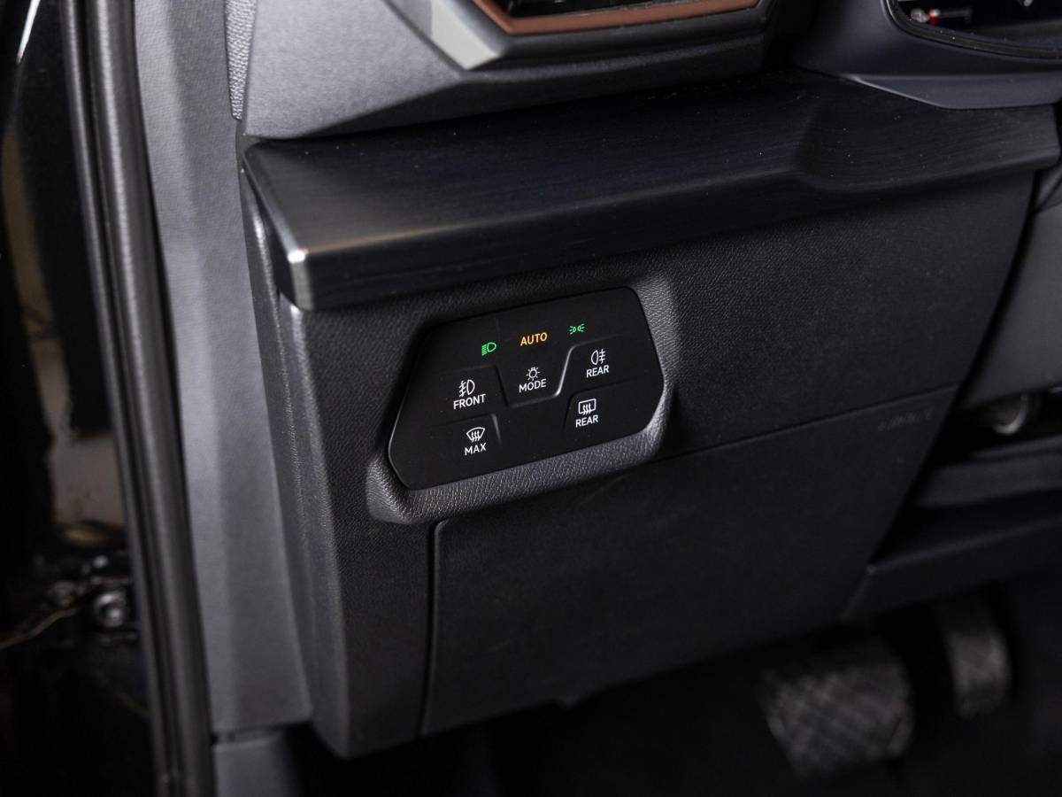 CUPRA Formentor CUPRA Formentor 1.5 TSI Business Edition / 150pk / Achteruitrij camera / Stoel en stuur verwarming /