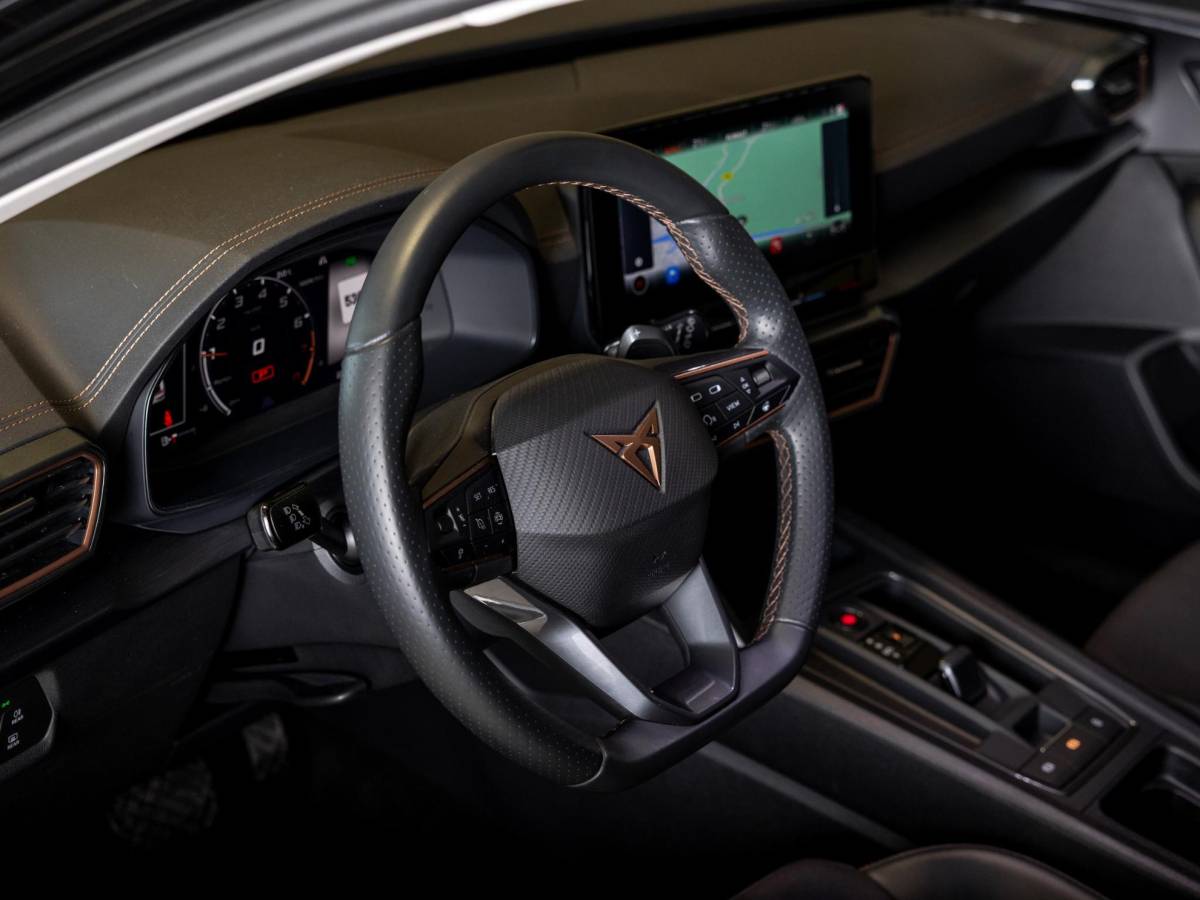 CUPRA Formentor CUPRA Formentor 1.5 TSI Business Edition / 150pk / Achteruitrij camera / Stoel en stuur verwarming /