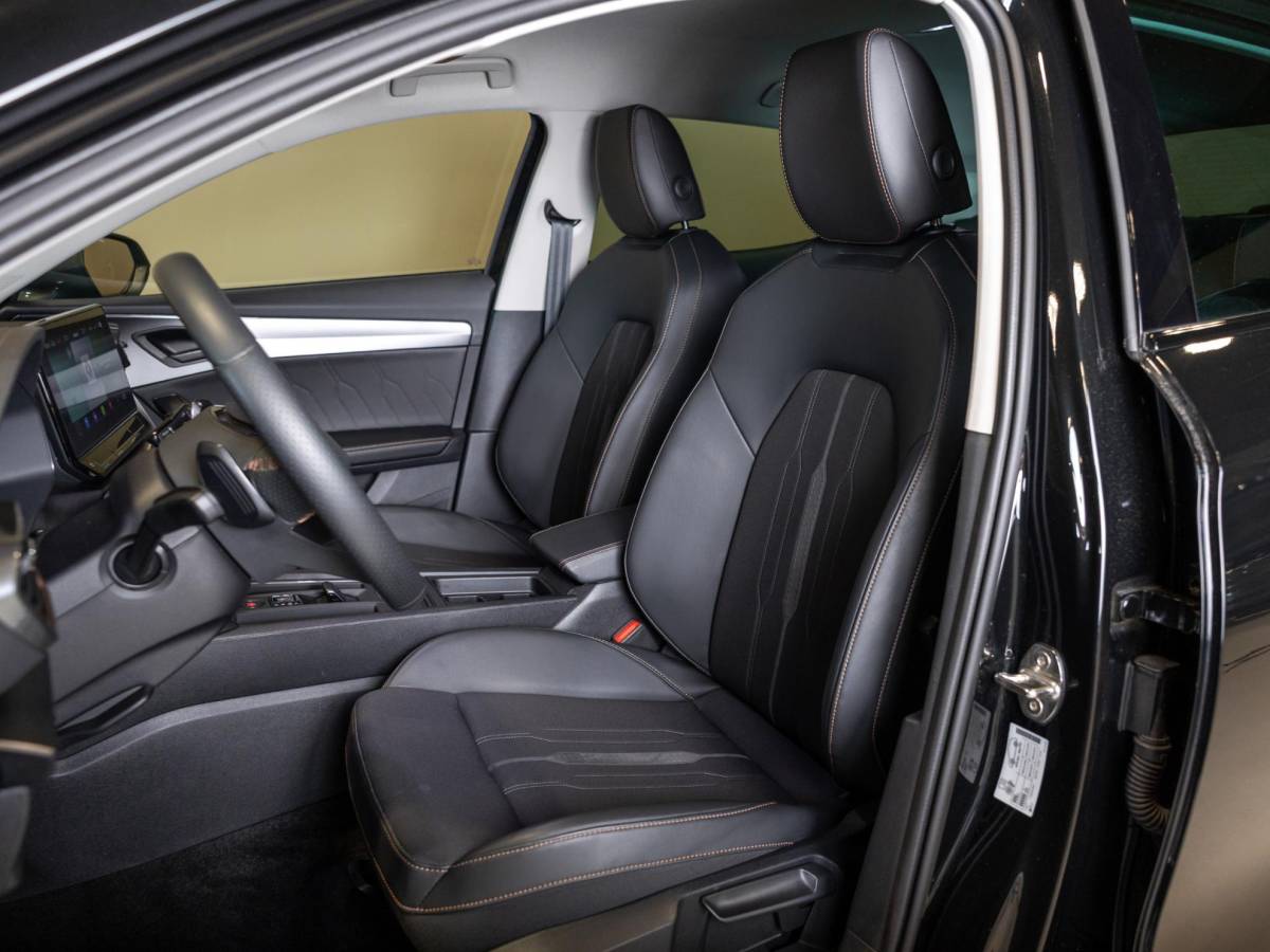 CUPRA Formentor CUPRA Formentor 1.5 TSI Business Edition / 150pk / Achteruitrij camera / Stoel en stuur verwarming /