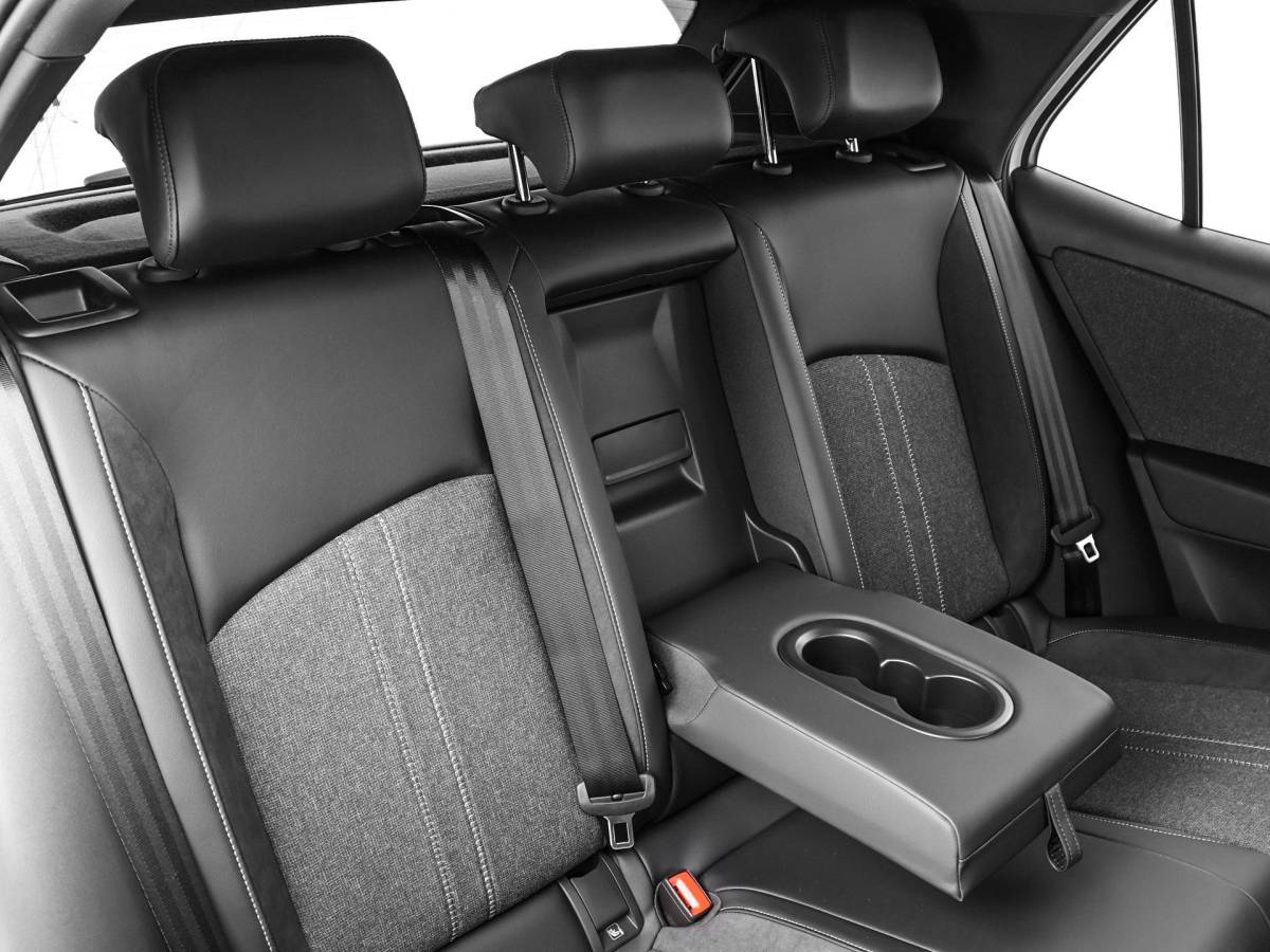 Volkswagen ID.3 Neo Volkswagen ID.3 Neo Style 61 kWh accu 190 PK elektr. aandrijving · Achteruitrijcamera · Draadloze telefoonlader · Zijruiten achter en achterruit getint ·