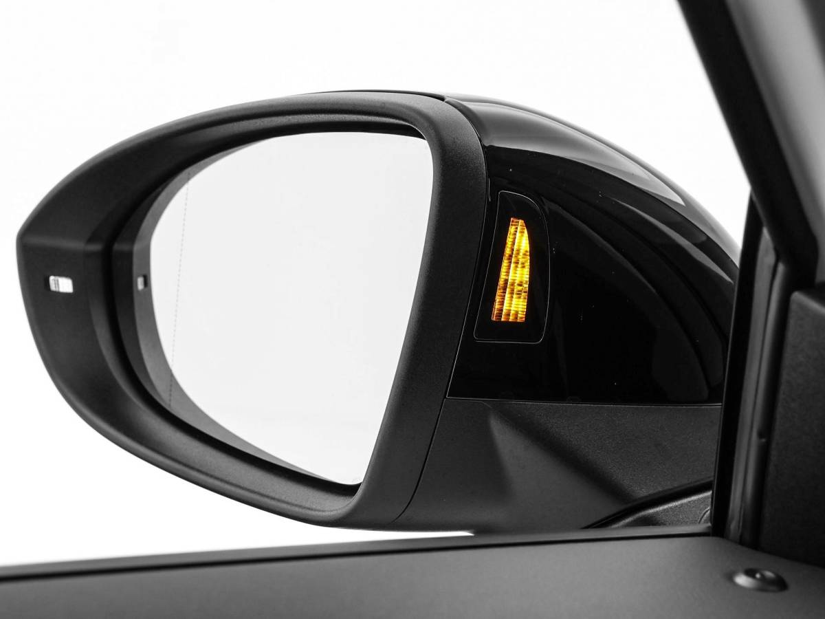 Volkswagen ID.3 Neo Volkswagen ID.3 Neo Style 61 kWh accu 190 PK elektr. aandrijving · Achteruitrijcamera · Draadloze telefoonlader · Zijruiten achter en achterruit getint ·