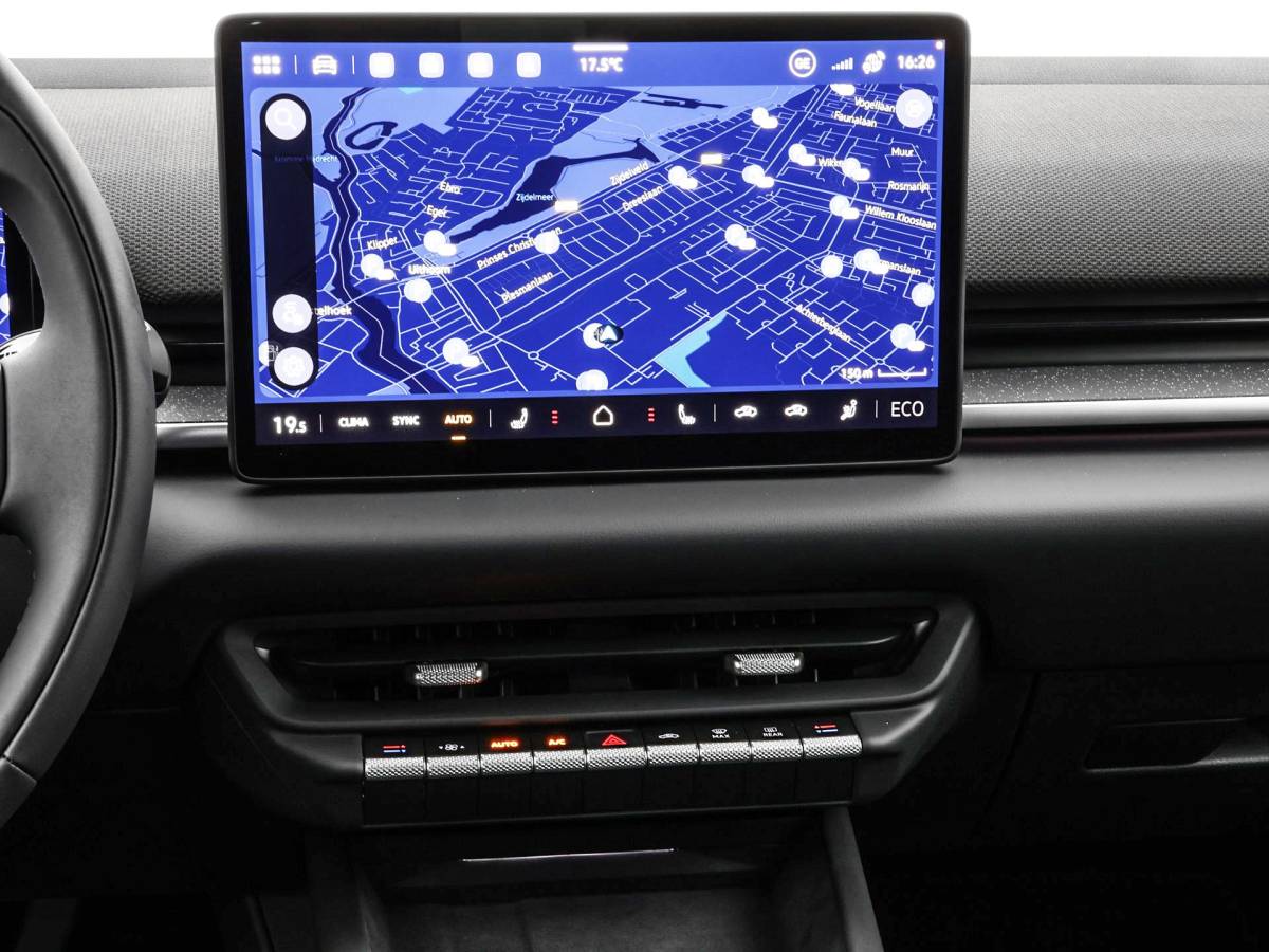 Volkswagen ID.3 Neo Volkswagen ID.3 Neo Style 61 kWh accu 190 PK elektr. aandrijving · Achteruitrijcamera · Draadloze telefoonlader · Zijruiten achter en achterruit getint ·