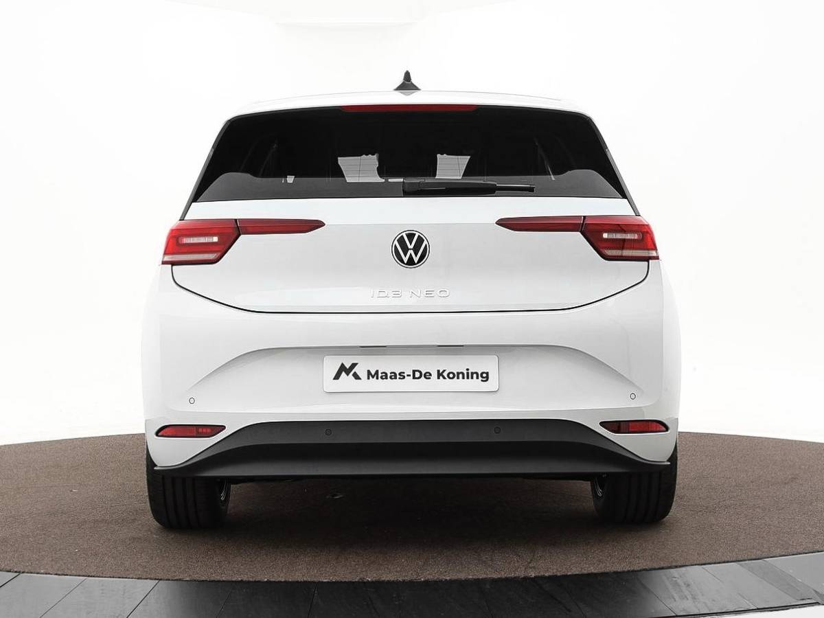 Volkswagen ID.3 Neo Volkswagen ID.3 Neo Style 61 kWh accu 190 PK elektr. aandrijving · Achteruitrijcamera · Draadloze telefoonlader · Zijruiten achter en achterruit getint ·