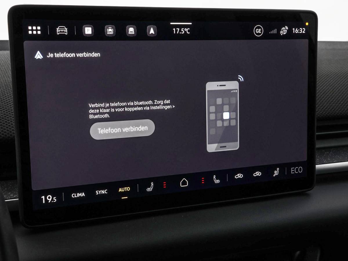Volkswagen ID.3 Neo Volkswagen ID.3 Neo Style 61 kWh accu 190 PK elektr. aandrijving · Achteruitrijcamera · Draadloze telefoonlader · Zijruiten achter en achterruit getint ·