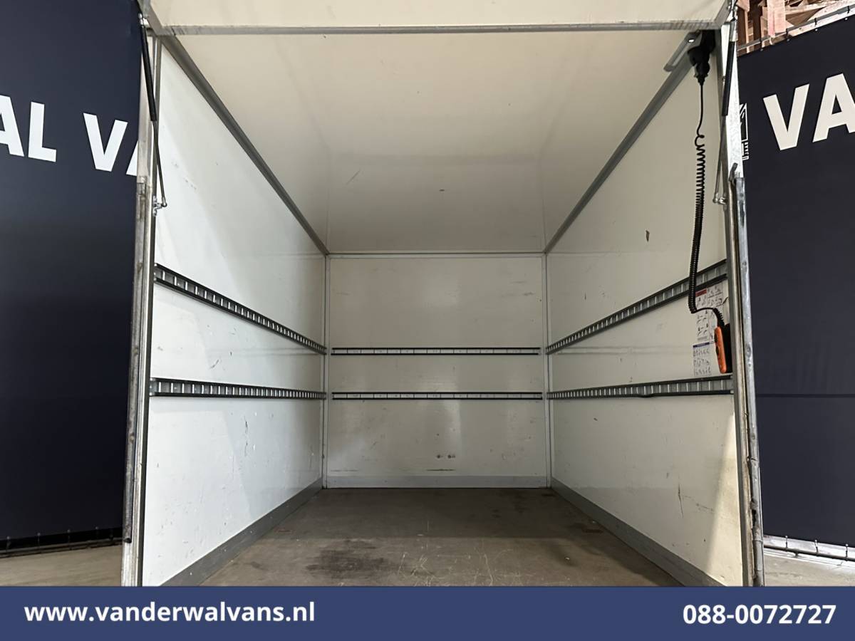 Ford Transit Ford Transit 2.0 TDCI 130pk Bakwagen Laadklep Euro6 Airco | 940kg laadvermogen | Cruisecontrol | Verwarmde Voorruit Bijrijdersbank