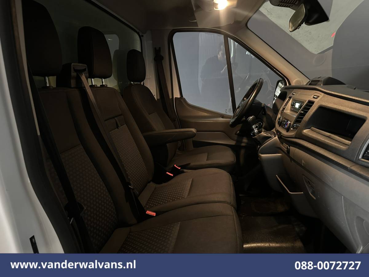 Ford Transit Ford Transit 2.0 TDCI 130pk Bakwagen Laadklep Euro6 Airco | 940kg laadvermogen | Cruisecontrol | Verwarmde Voorruit Bijrijdersbank