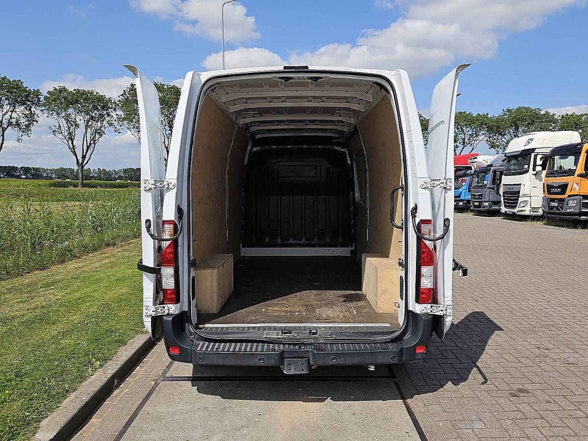 Renault Master RENAULT MASTER 2.3 l3h2 red 150pk ac!