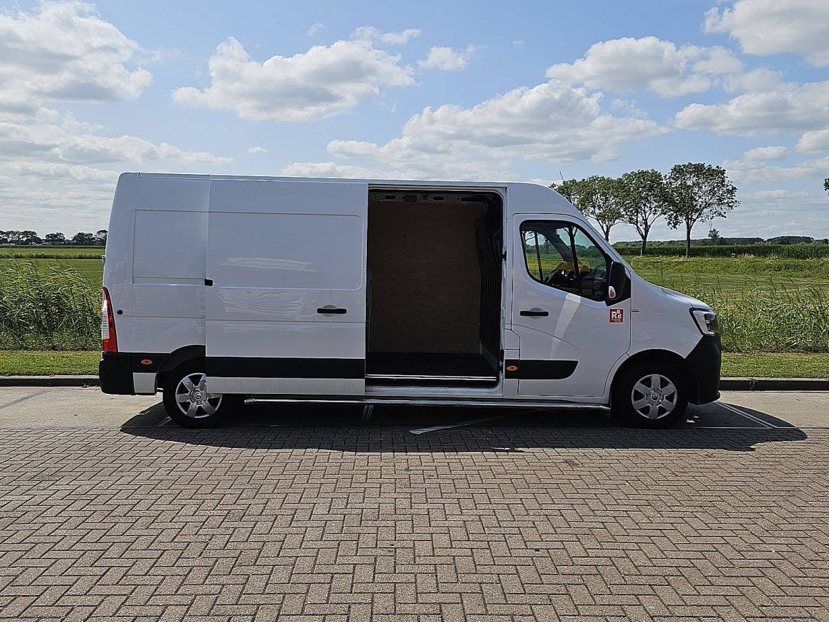 Renault Master RENAULT MASTER 2.3 l3h2 red 150pk ac!
